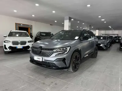 Usata Renault Austral Techno Esprit Alpine 131 CV (96 kW) 2023 Grigio SUV