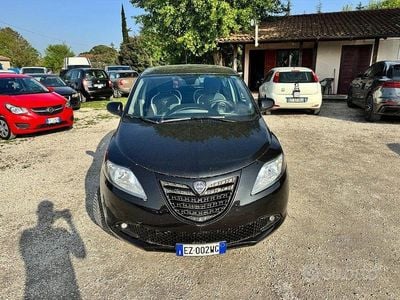 Usata Lancia Ypsilon 85 CV (62 kW) 2015 Nero Utilitaria