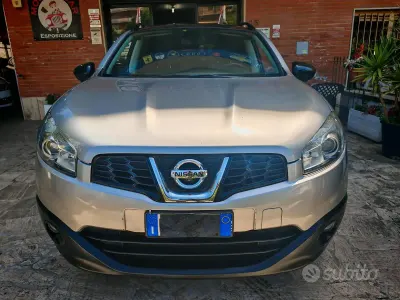 Usata Nissan Qashqai Tekna 131 CV (96 kW) 2013 Grigio SUV