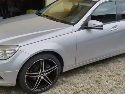Usata Mercedes C200 136 CV (100 kW) 2011 Grigio Station wagon