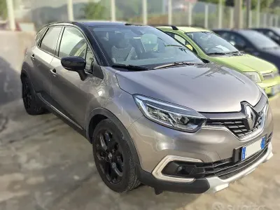 Usata Renault Captur Life 90 CV (66 kW) 2018 Grigio SUV