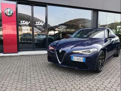 Usata Alfa Romeo Giulia Executive 160 CV (117 kW) 2020 Blu Berlina