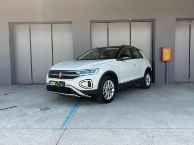 Usata VW T-Roc Style 110 CV (80 kW) 2023 Beige SUV