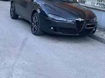 Usata Alfa Romeo 147 120 CV (88 kW) 2006 Nero Utilitaria
