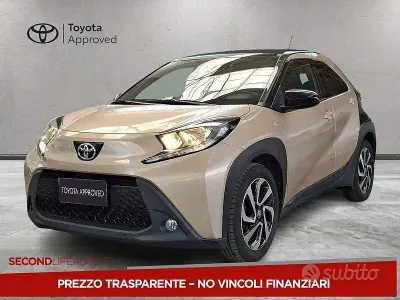 Usata Toyota Aygo X Lounge 72 CV (52 kW) 2022 Beige SUV