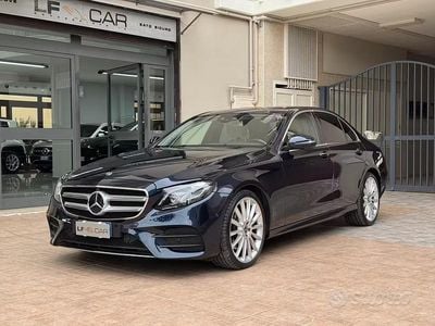 Usata Mercedes E220 Premium 194 CV (142 kW) 2019 Blu Berlina