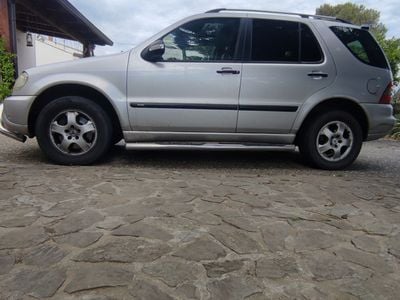 Usata Mercedes ML270 163 CV (119 kW) 2003 Grigio SUV
