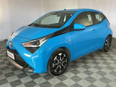 Usata Toyota Aygo 72 CV (52 kW) 2019 Blu Utilitaria