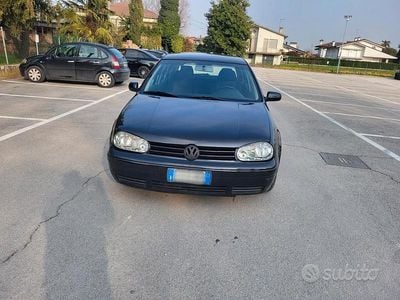 Usata VW Golf IV 130 CV (95 kW) 2002 Nero Berlina