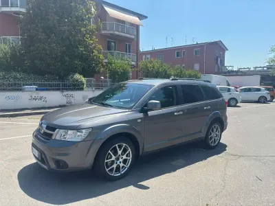 Usata Fiat Freemont Lounge 170 CV (125 kW) 2014 Grigio SUV