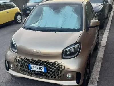 Usata Smart ForTwo Coupé Prime 41 kW (56 CV) 2020 Oro Utilitaria
