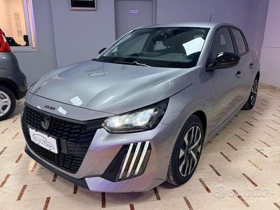 Usata Peugeot 208 Style 100 CV (73 kW) 2025 Grigio Utilitaria