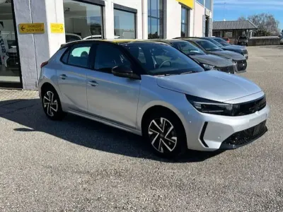 Usata Opel Corsa S 101 CV (74 kW) 2025 Argento Utilitaria