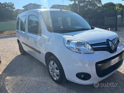 Usata Renault Kangoo LIMITED 95 CV (69 kW) 2020 Bianco Monovolume