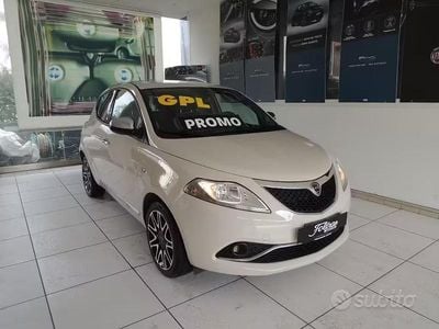 Usata Lancia Ypsilon Platinum 69 CV (50 kW) 2018 Beige Utilitaria