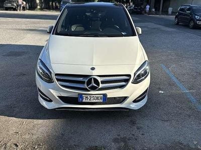 Usata Mercedes 200 156 CV (114 kW) 2017 Bianco Monovolume