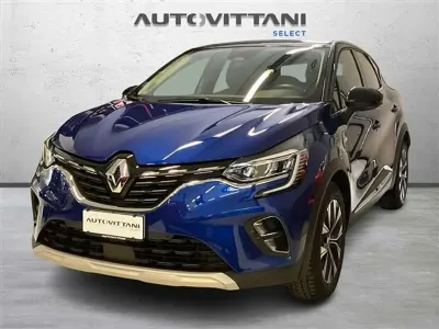 Usata Renault Captur Intens 101 CV (74 kW) 2023 Blu scuro SUV