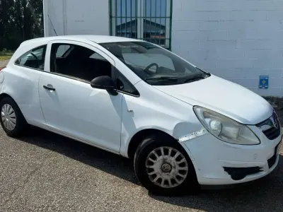 Usata Opel Corsavan 75 CV (55 kW) 2007 Bianco Utilitaria