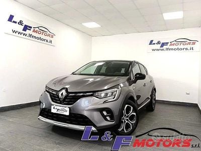 Usata Renault Captur Intens 159 CV (116 kW) 2023 Grigio SUV