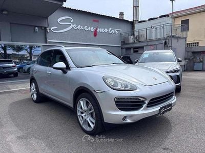 Usata Porsche Cayenne 400 CV (294 kW) 2011 Grigio metallizzato SUV