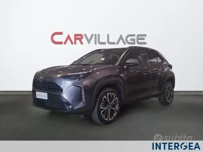 Usata Toyota Yaris Cross Lounge 92 CV (67 kW) 2025 Grigio SUV