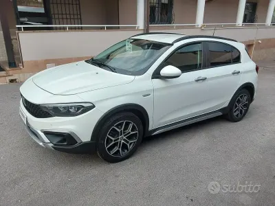 Usata Fiat Tipo Cross 131 CV (96 kW) 2023 Bianco Berlina