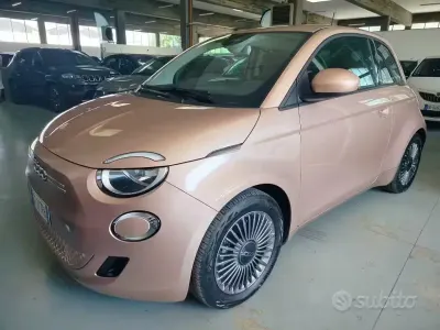 Usata Fiat 500e Passion 42 kW (58 CV) 2021 Rosa Berlina