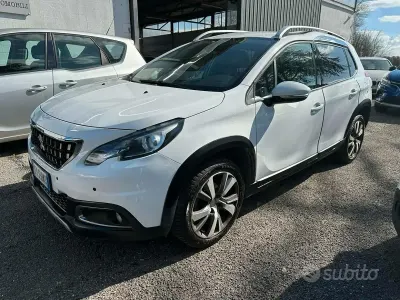 Usata Peugeot 2008 Allure 99 CV (72 kW) 2017 Bianco SUV