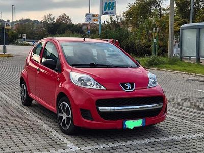 Usata Peugeot 107 68 CV (50 kW) 2009 Rosso Utilitaria