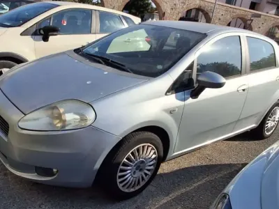 Usata Fiat Grande Punto Active 65 CV (47 kW) 2008 Grigio Utilitaria