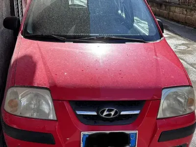 Usata Hyundai Atos Active 63 CV (46 kW) 2007 Rosso Utilitaria