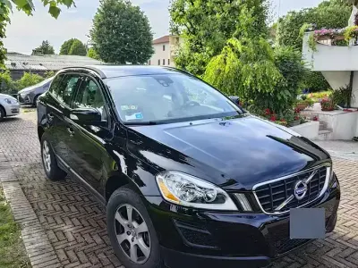 Usata Volvo XC60 Kinetic 163 CV (119 kW) 2010 Nero SUV