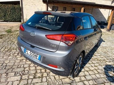 Usata Hyundai i20 Comfort 84 CV (61 kW) 2017 Grigio Berlina