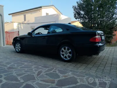 Usata Mercedes CLK230 197 CV (144 kW) 2001 Nero Coupé