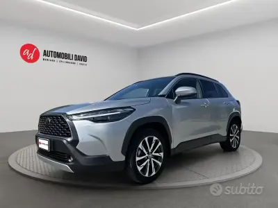 Usata Toyota Corolla Cross Lounge 152 CV (111 kW) 2024 Grigio SUV