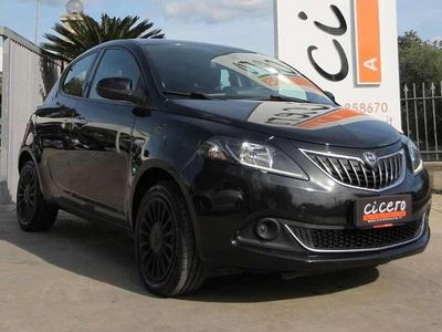 Usata Lancia Ypsilon Silver 69 CV (50 kW) 2022 Nero Utilitaria
