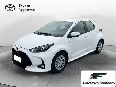 Second-hand Toyota Yaris Hybrid Active 116 CP (85 kW) 2022 Alb Berlinǎ