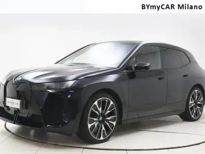 Usata BMW iX M Sport 400 kW (544 CV) 2025 Nero SUV