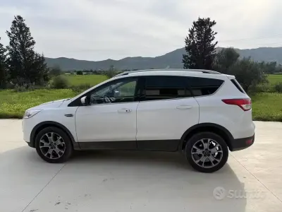 Usata Ford Kuga 140 CV (102 kW) 2014 Bianco SUV