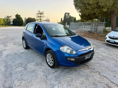 Usata Fiat Punto Evo 70 CV (51 kW) 2011 Bluazzurro Utilitaria