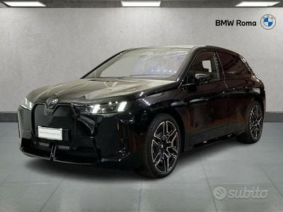 Usata BMW iX Comfort Edition 400 kW (544 CV) 2024 Black sapphire metallic SUV