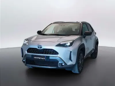 Usata Toyota Yaris Cross 92 CV (67 kW) 2022 Silver met & black SUV