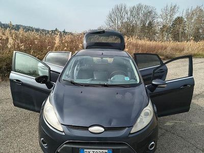 Usata Ford Fiesta 78 CV (57 kW) 2009 Grigio Utilitaria