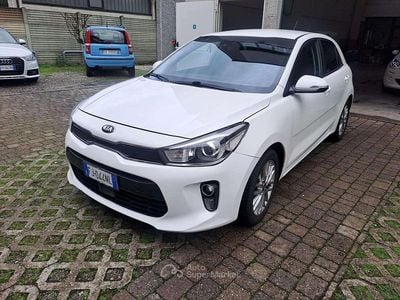 Usata Kia Rio 90 CV (66 kW) 2017 Bianco Berlina