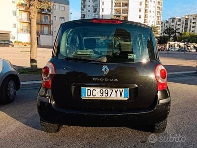 Usata Renault Modus 85 CV (62 kW) 2006 Nero Monovolume