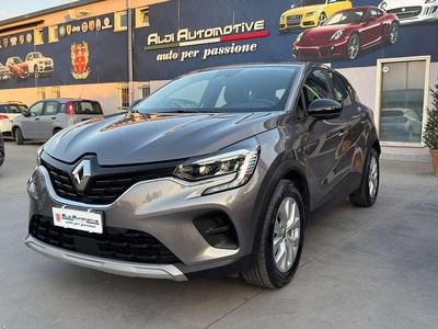 Usata Renault Captur Zen 101 CV (74 kW) 2022 Grigio SUV