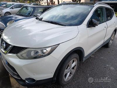 Usata Nissan Qashqai 131 CV (96 kW) 2015 Bianco SUV