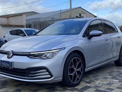 Usata VW Golf VII Life 116 CV (85 kW) 2021 Grigio Utilitaria