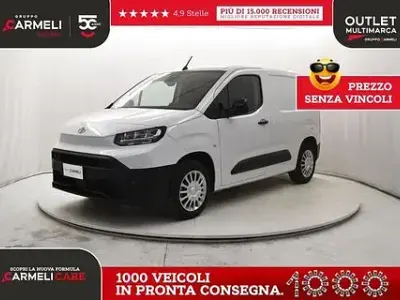 Begagnad Toyota Proace City City 102 HK (75 kW) 2024 Vit Minibuss