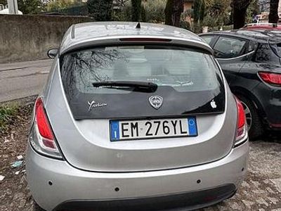 Usata Lancia Ypsilon 69 CV (50 kW) 2011 Grigio Utilitaria